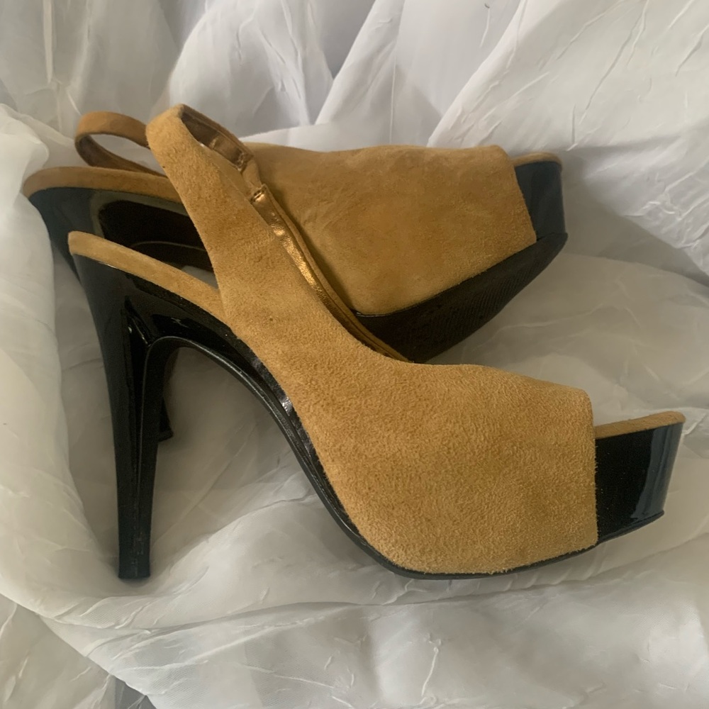 Jessica Simpson platforms